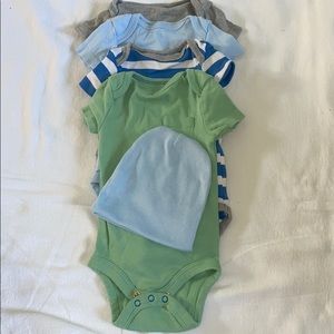 Baby boy 0-3m bodysuits lot 💙